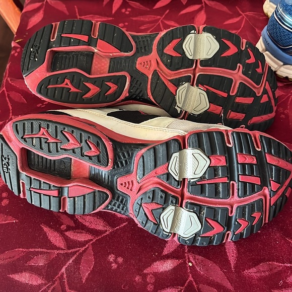 Mizuno Waverider 16 - Picture 5 of 6